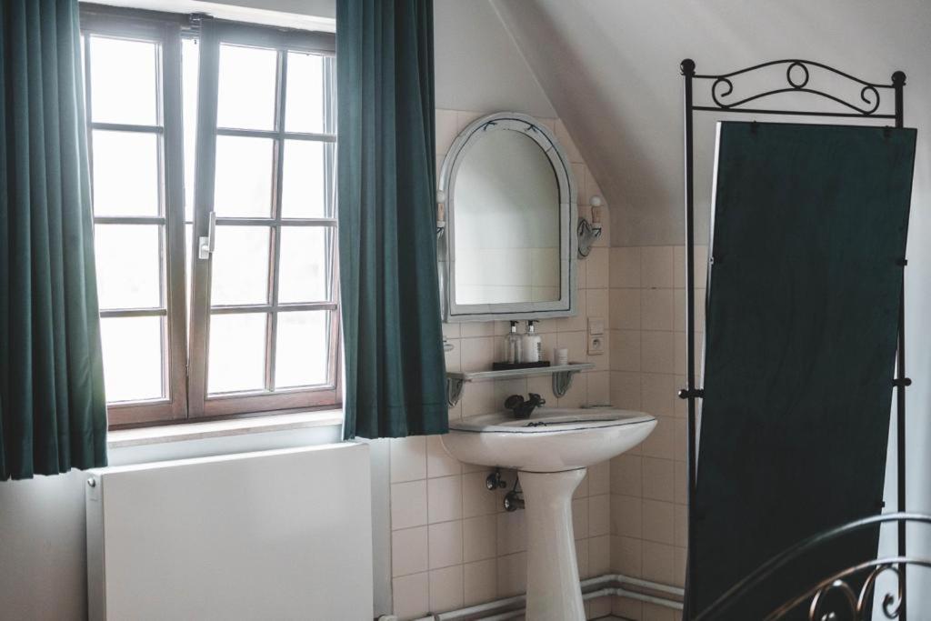 Guesthouse Ter Linden Bazel Extérieur photo